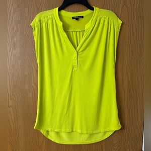 Like New Cable & Gauge Bright Yellow-Green Short Sleeve Relaxed Fit Blouse